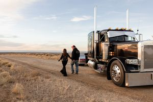Maternity photographer specializing in trucker families. Authentic, beautiful photos for expecting parents in Wyoming, Utah & nearby states