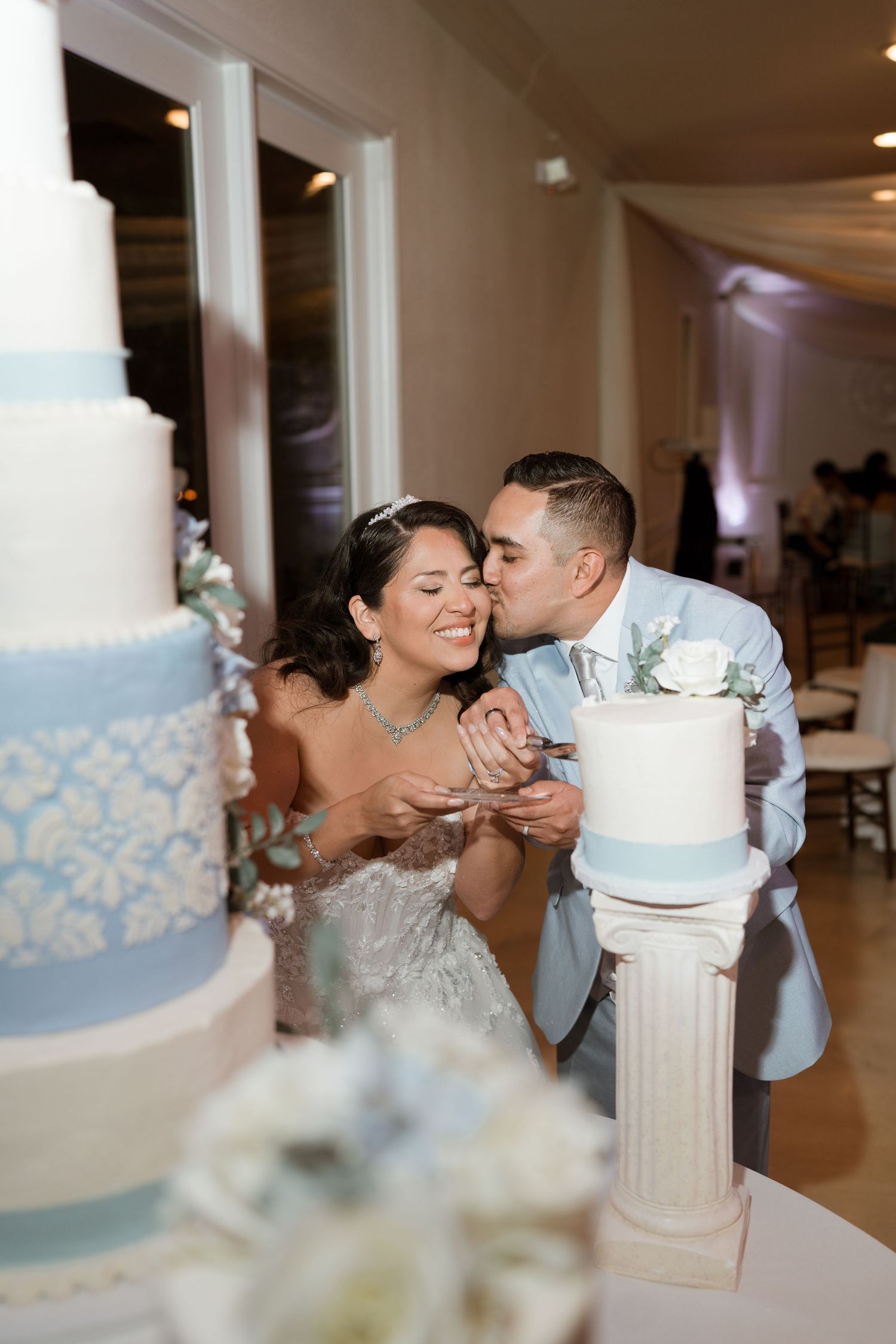 The gardens of cransebury view cake cut
