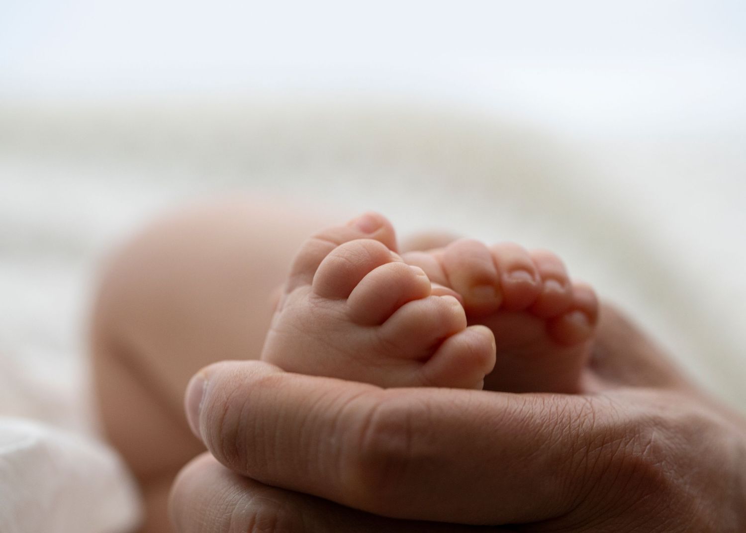 Hong Kong newborn, baby and family photographer Lullaby Images offering both in home and studio photo shoots