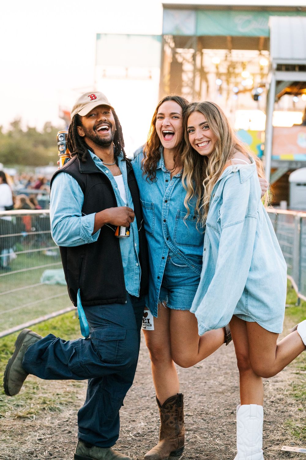 Three friends enjoying Sommo Festival