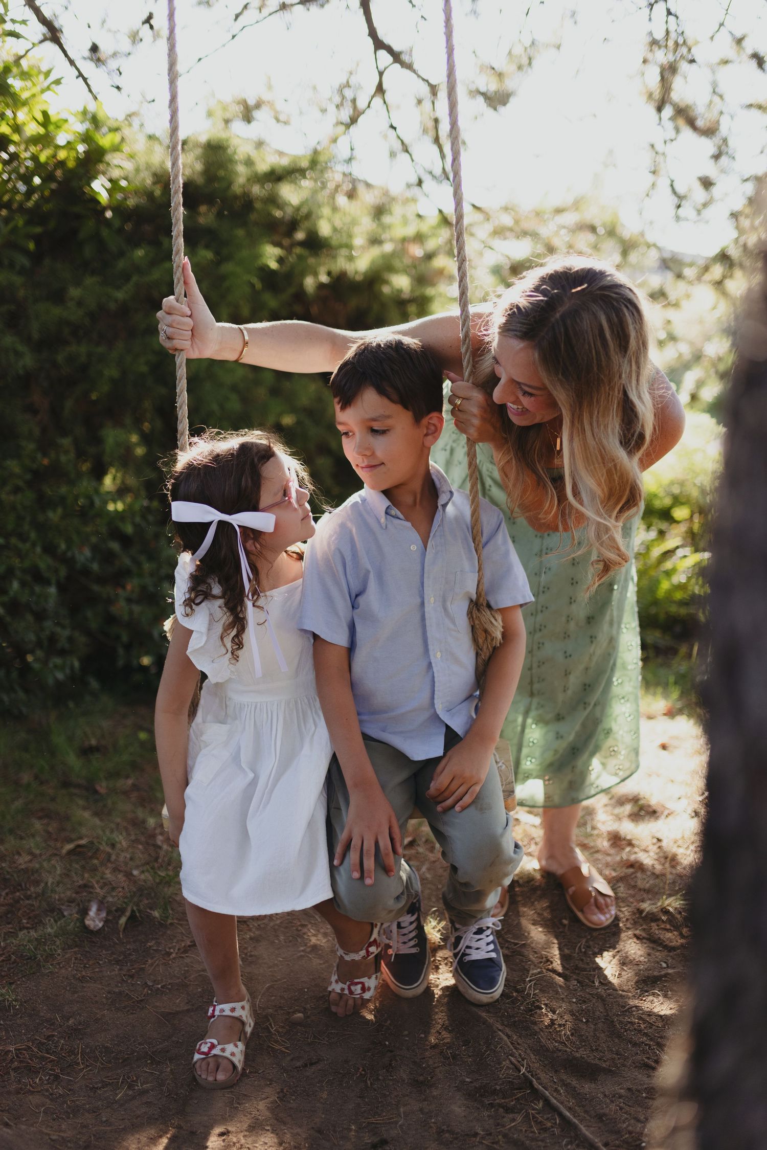 Garden mini sessions Surrey family photography Elizabeth Lang Photography.