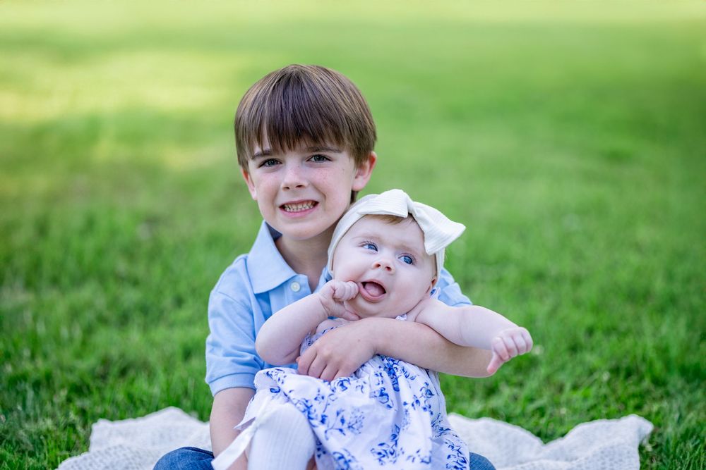Springfield, IL photographer captures two young children during a photo session in Central IL