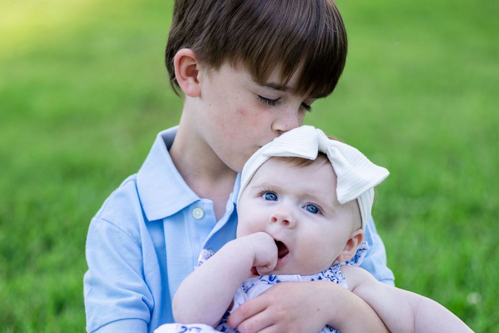 Springfield, IL photographer captures two young children during a photo session in Central IL