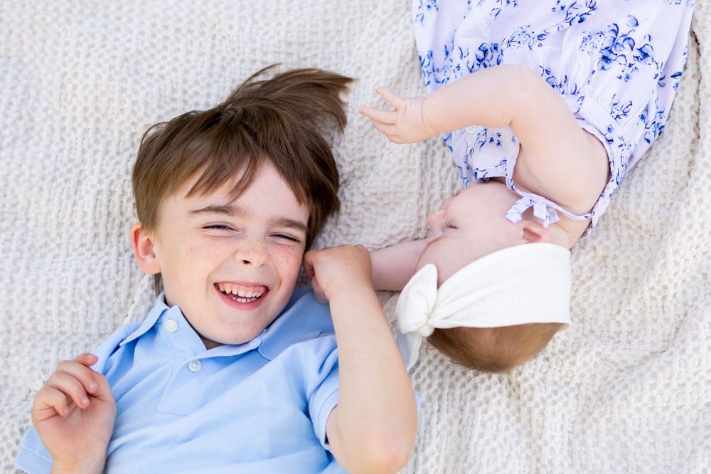 Springfield, IL photographer captures two young children during a photo session in Central IL