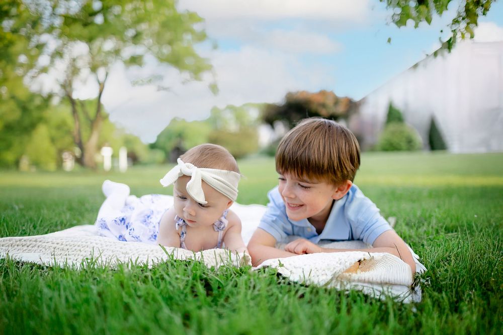 Springfield, IL photographer captures two young children during a photo session in Central IL