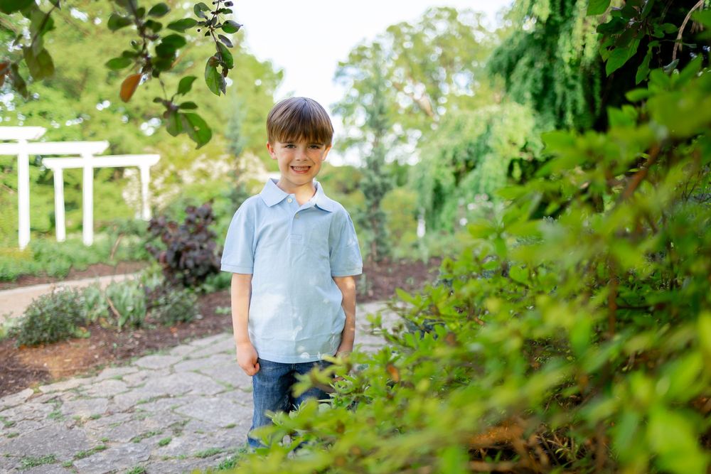 Springfield, IL photographer captures two young children during a photo session in Central IL