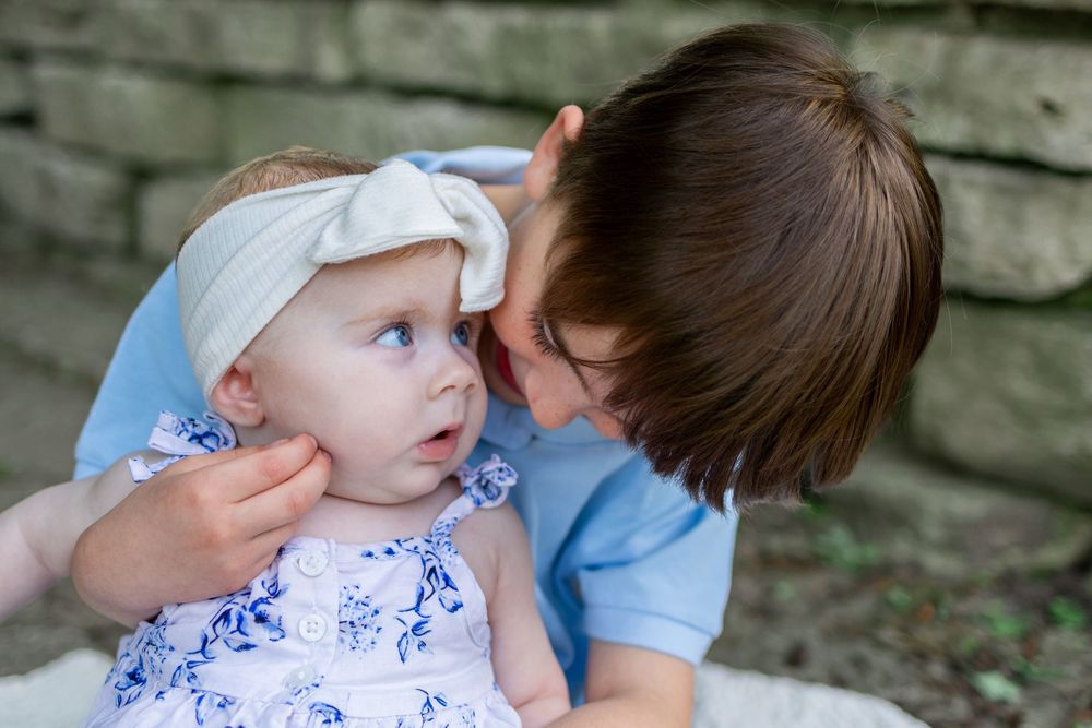 Springfield, IL photographer captures two young children during a photo session in Central IL