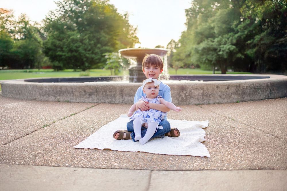 Springfield, IL photographer captures two young children during a photo session in Central IL
