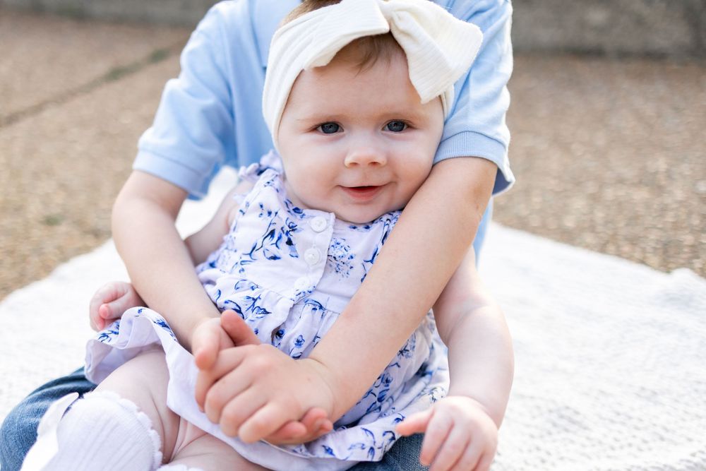 Springfield, IL photographer captures two young children during a photo session in Central IL