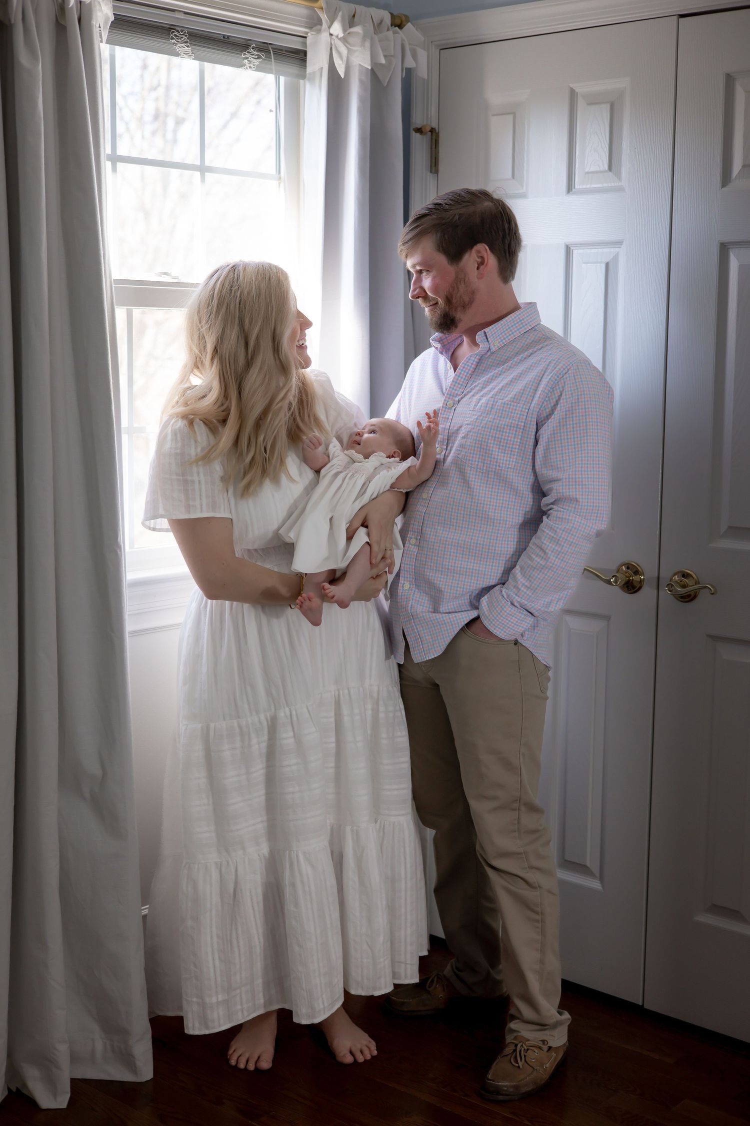 Waynesboro, VA newborn photographer capturing in-home lifestyle sessions. Cherish your baby’s first moments in the comfort of your own home.