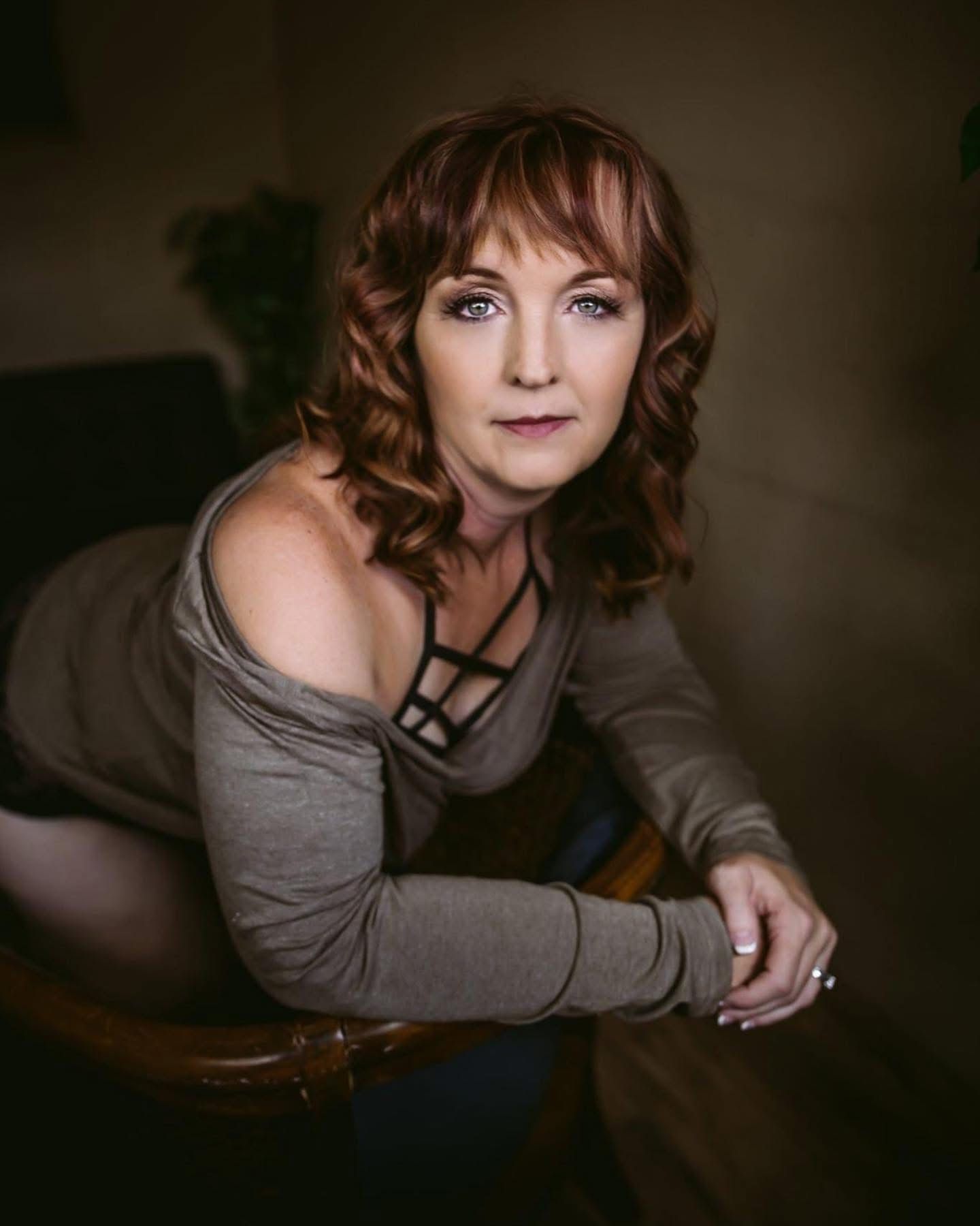 Northern Arizona Flagstaff Boudoir Portraits Branding Photographer Photography Luxury Portrait Studio 
Boudoir Photoshoots
Model Maternity