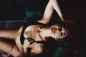 Northern Arizona Flagstaff Boudoir Portraits Branding Photographer Photography Luxury Bridal Studio 
Boudoir Photoshoots
couples Maternity