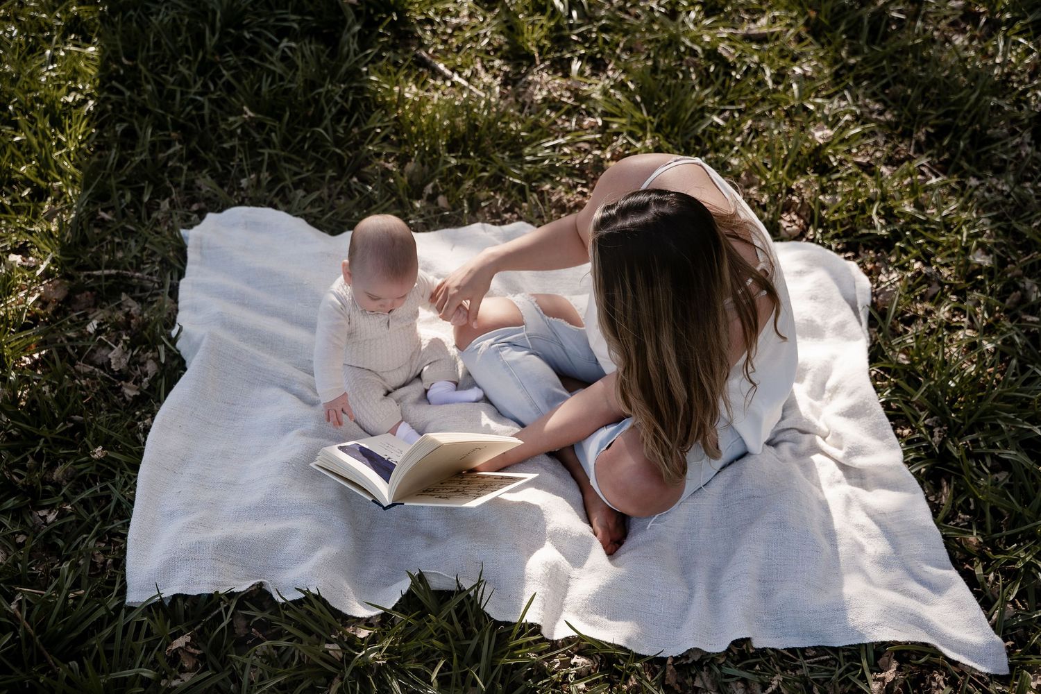 gentle-motherhood-photoshoot-lifestyle-leicestershire.jpg