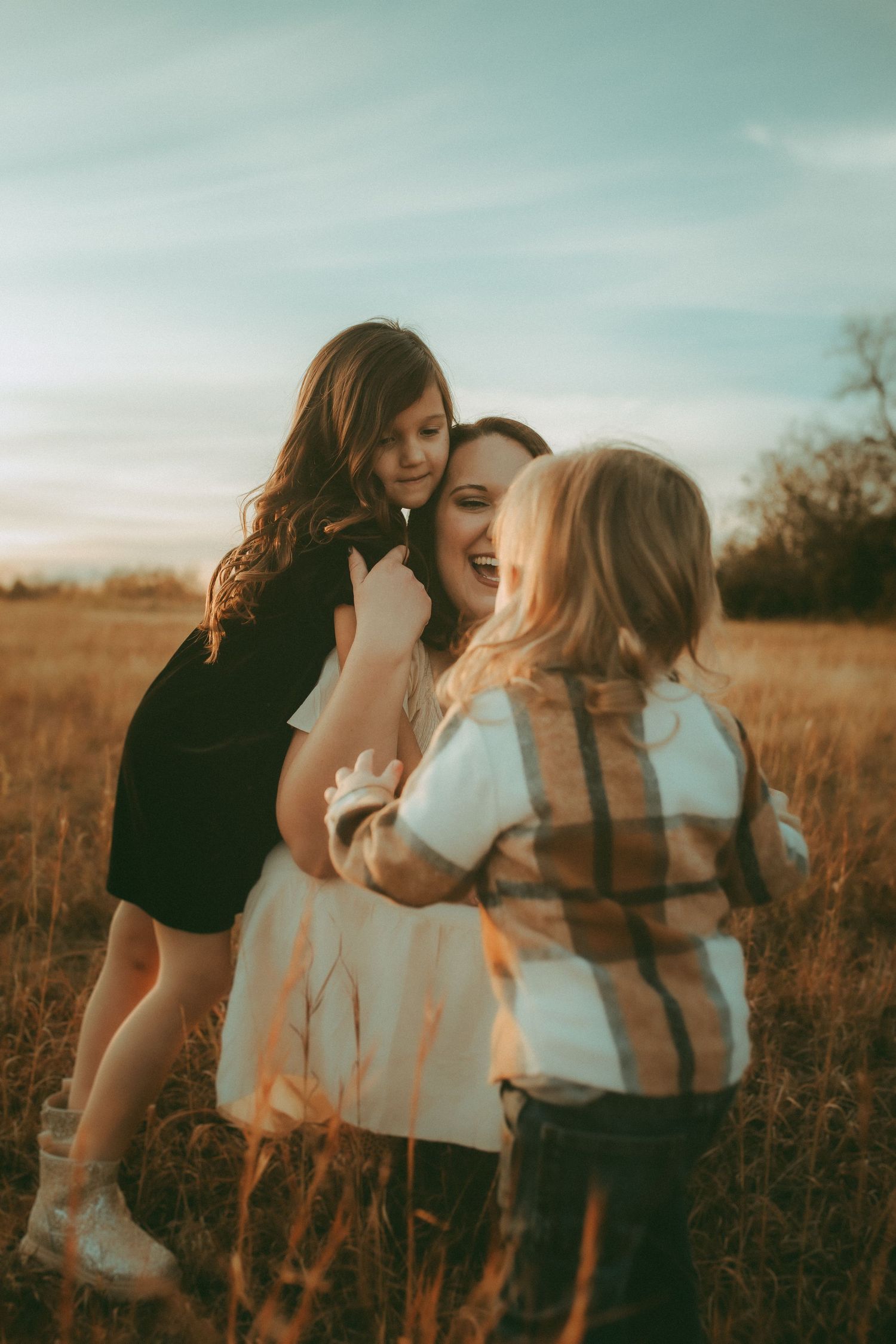 motherhood moments– storytelling family session by Kel Holliday