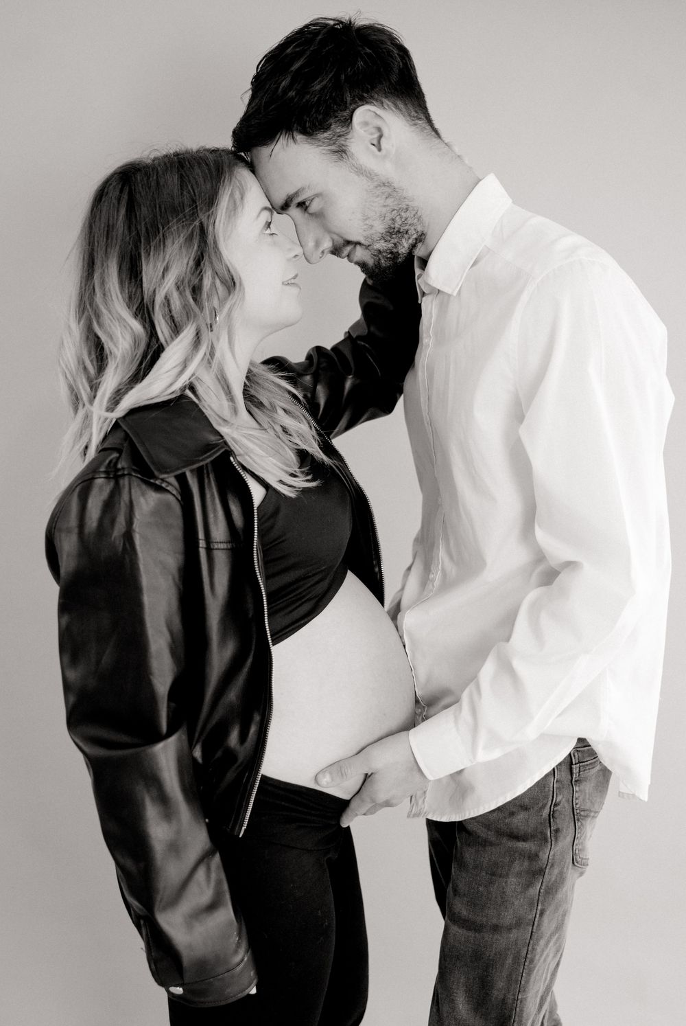 Photo de grossesse studio 
studio photo poissy 
photographe grossesse poissy 
photographe grossesse Yvelines