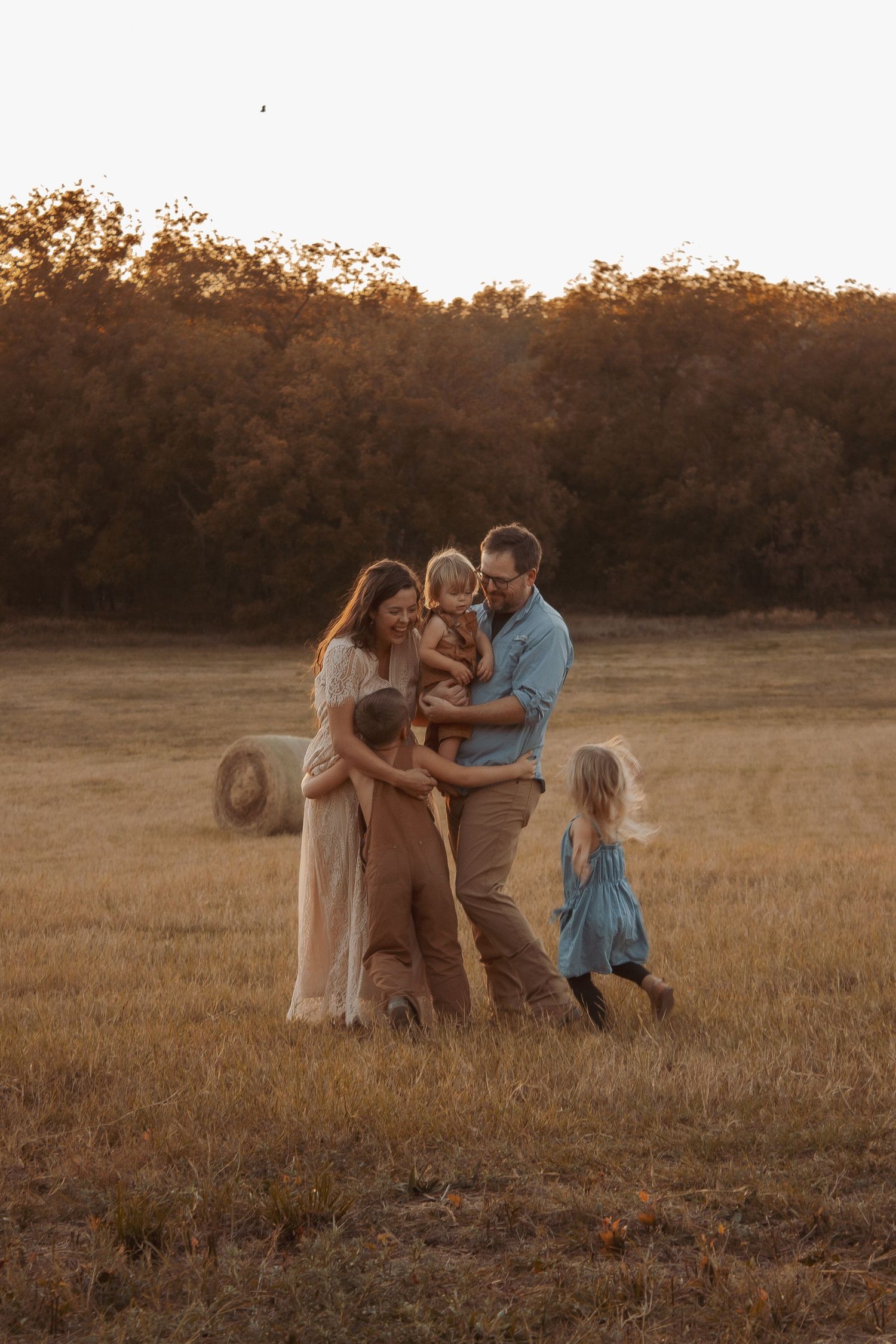 Family photo shoot in Field