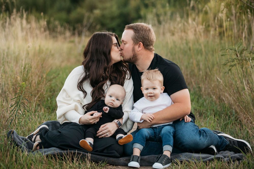 Family Photographer in Sioux Falls, SD
Family Portraits Sioux Falls, SD
Family Photos Sioux Falls, SD
Family Photographer in South Dakota