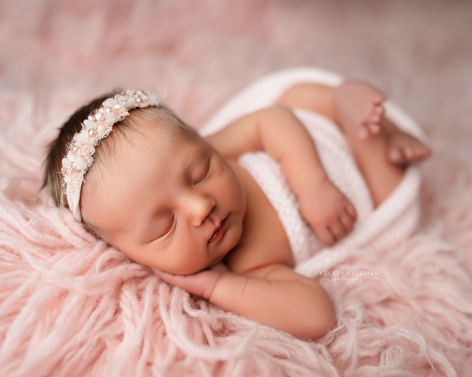 Newborn photography studio located in between Atlanta, Georgia and Birmingham, Alabama with full service photo studio.
