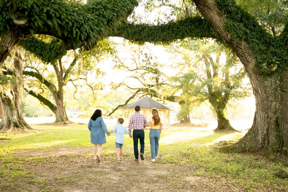 Family session taken at Central Oaks in Central City, LA, just outside of Baton Rouge.