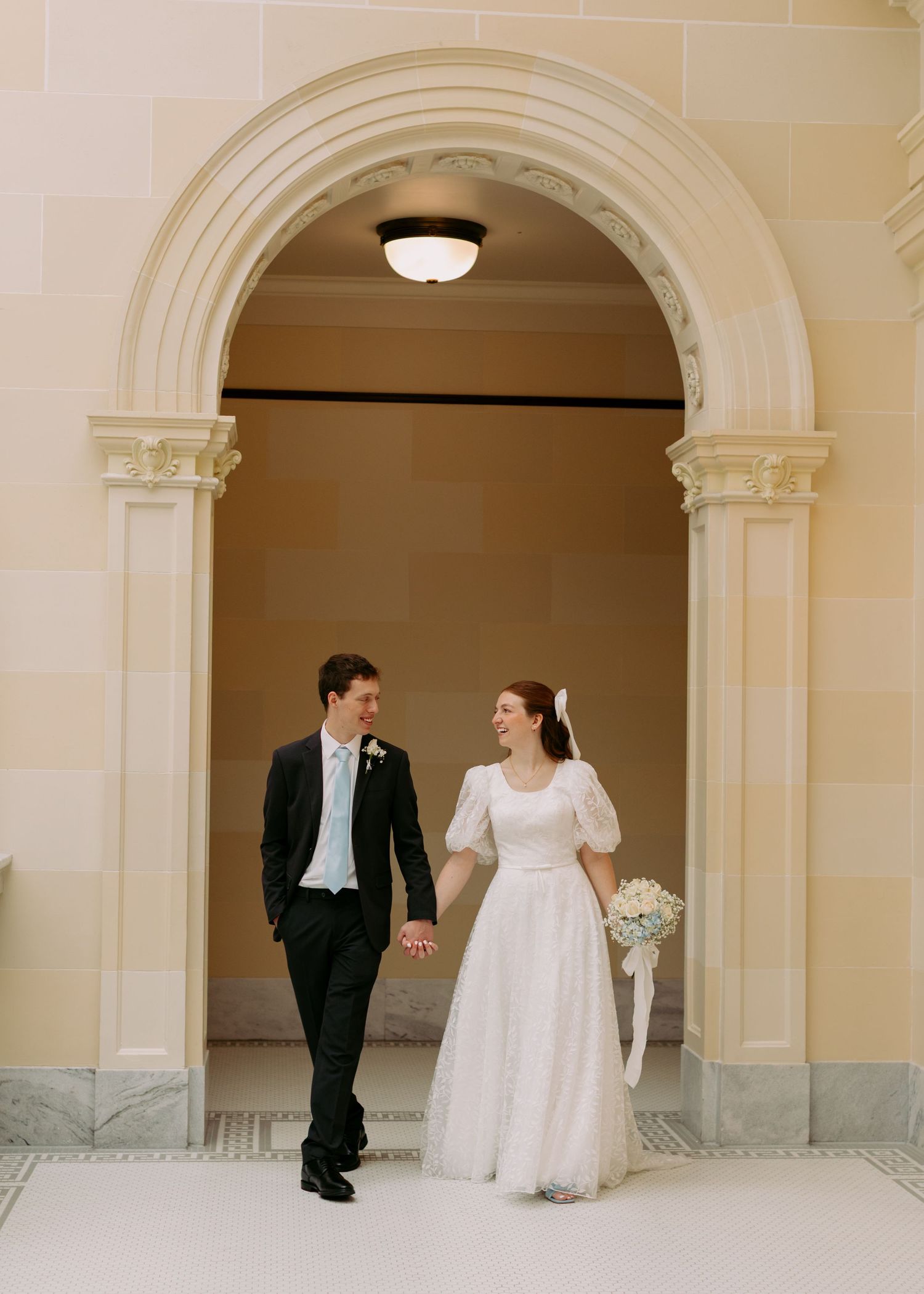 Utah wedding photographer capturing Utah State Capitol Building Bridals