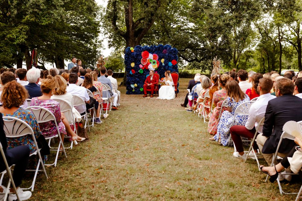 Cérémonie laïque d'un mariage coloré