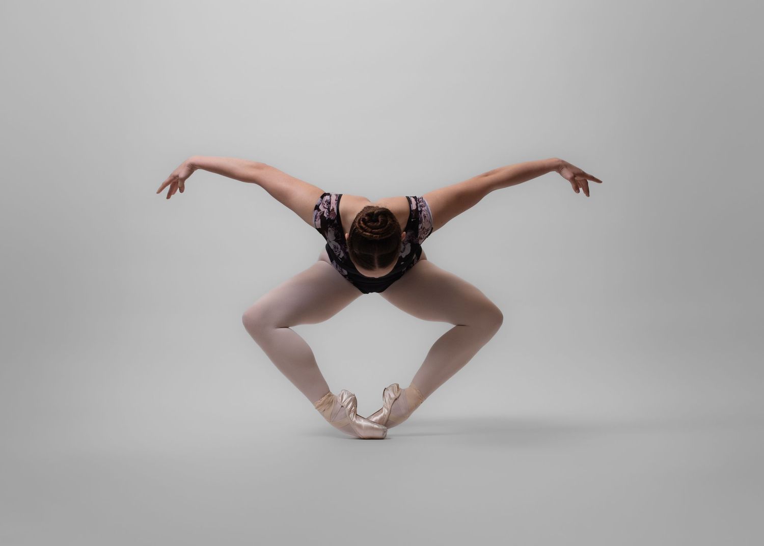 Photographer Janesville Wisconsin. Headshots. Ballet Dance. Studio Photography. Jessica Roth Photography. Action shots. Movement Photography