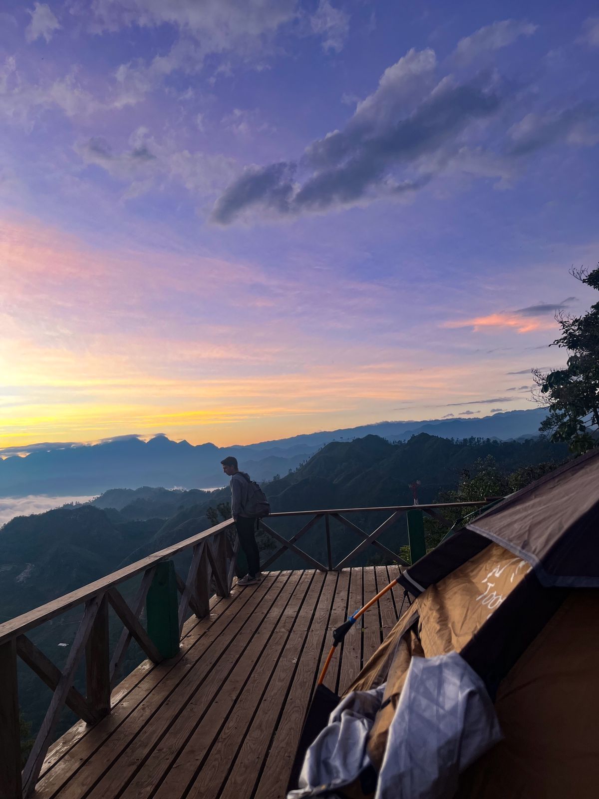 Sunrise tour Lanquin.