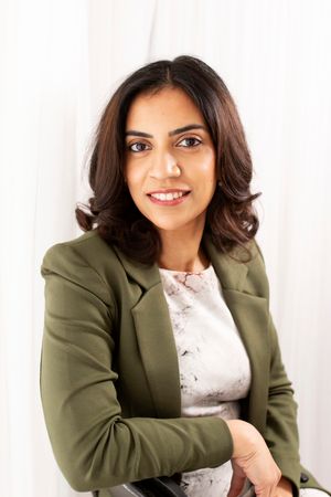 business headshot   by little wonderland photography widnes cheshire