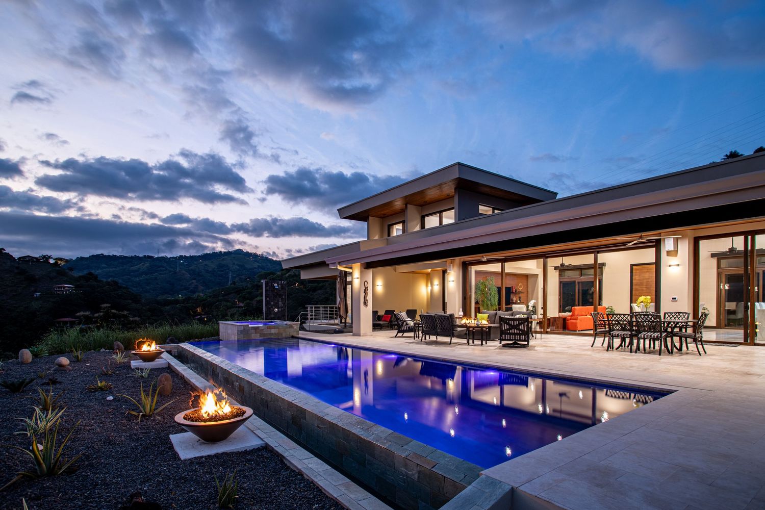 Contemporary swimming pool with built-in lighting for nighttime relaxation