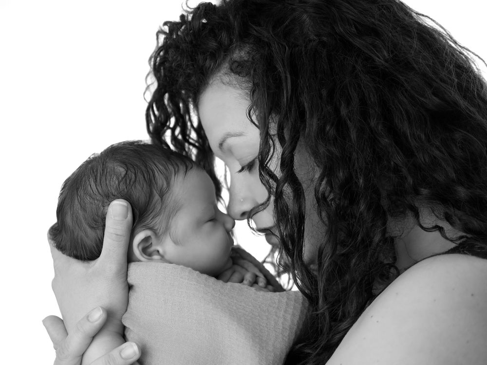 Photographe grossesse et naissance à Saâcy-sur-Marne, Seine-et-Marne — à moins d'une heure de Reims et de Meaux
