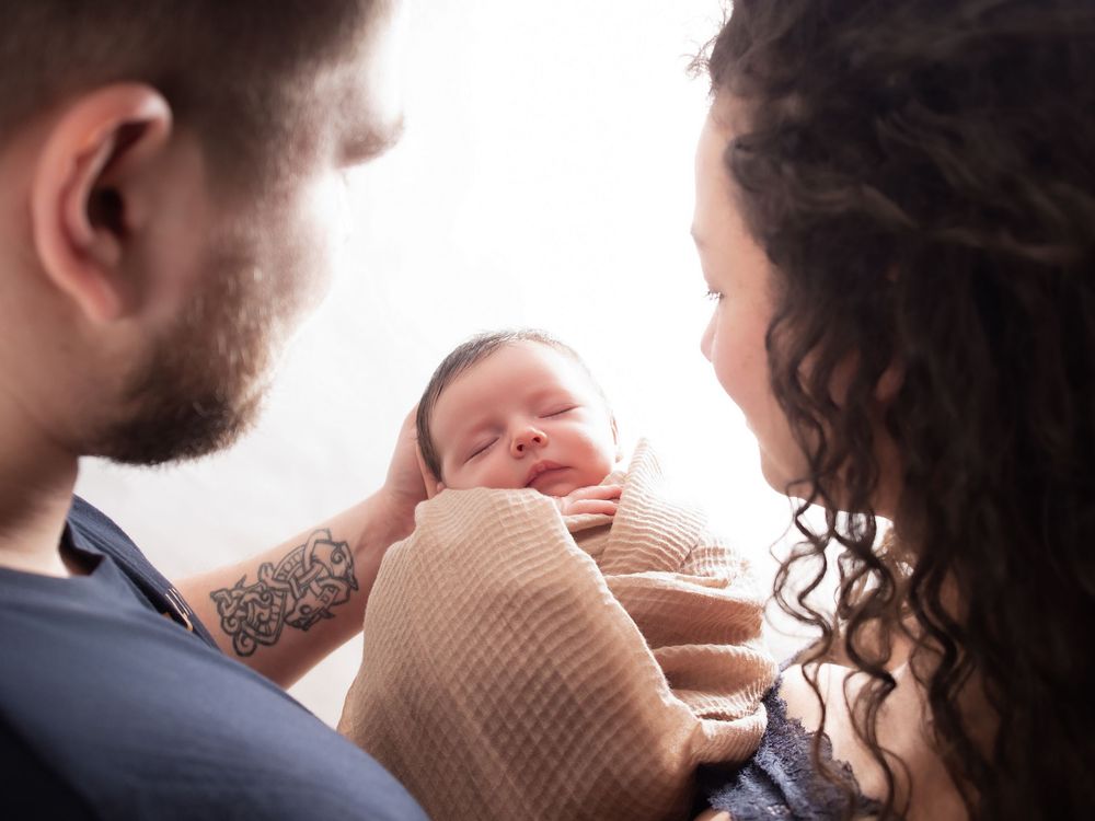 Photographe grossesse et naissance à Saâcy-sur-Marne, Seine-et-Marne — à moins d'une heure de Reims et de Meaux