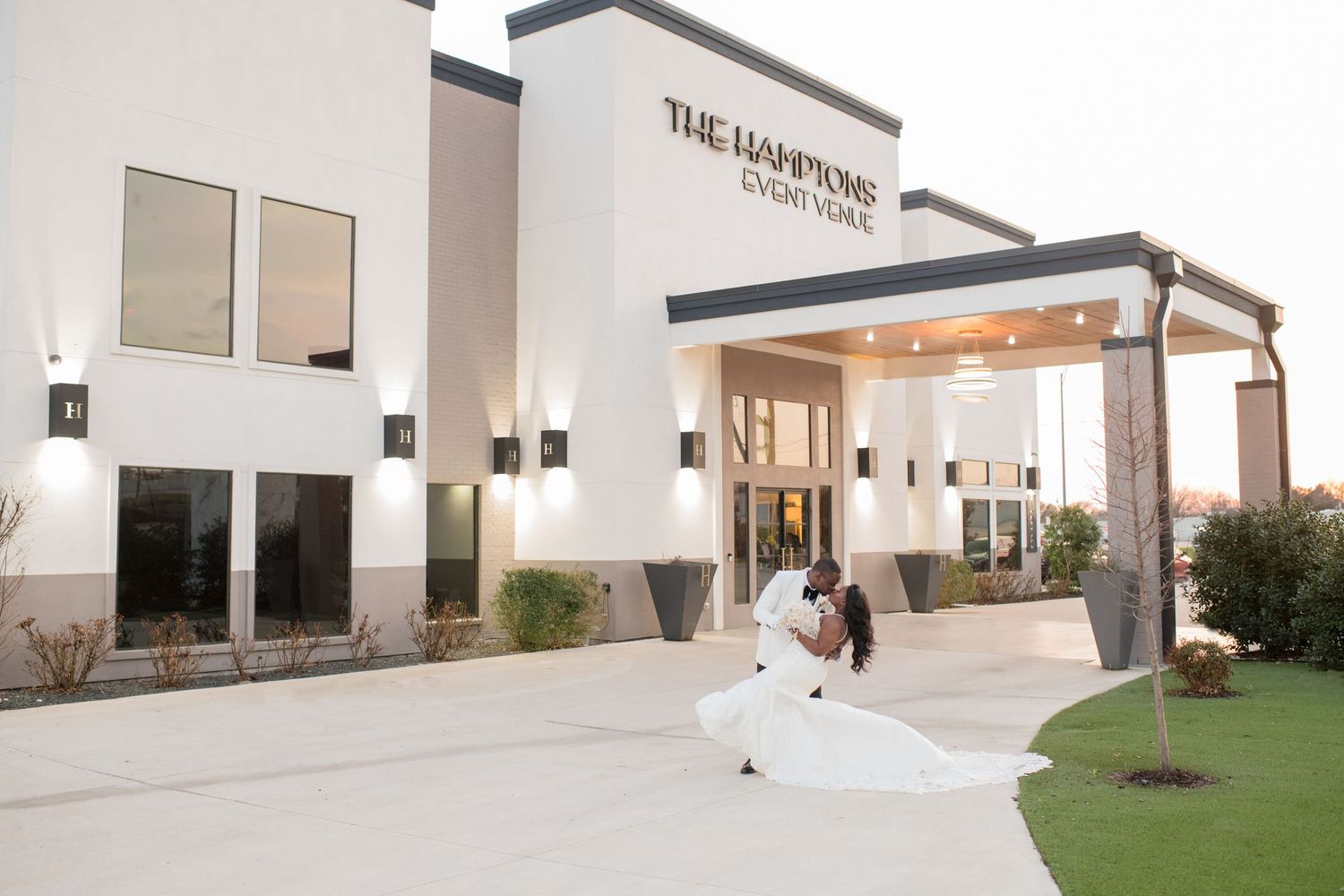 The Hamptons Event Venue in Red Oak, Texas.  196 N Interstate 35 E, Red Oak, TX 75154