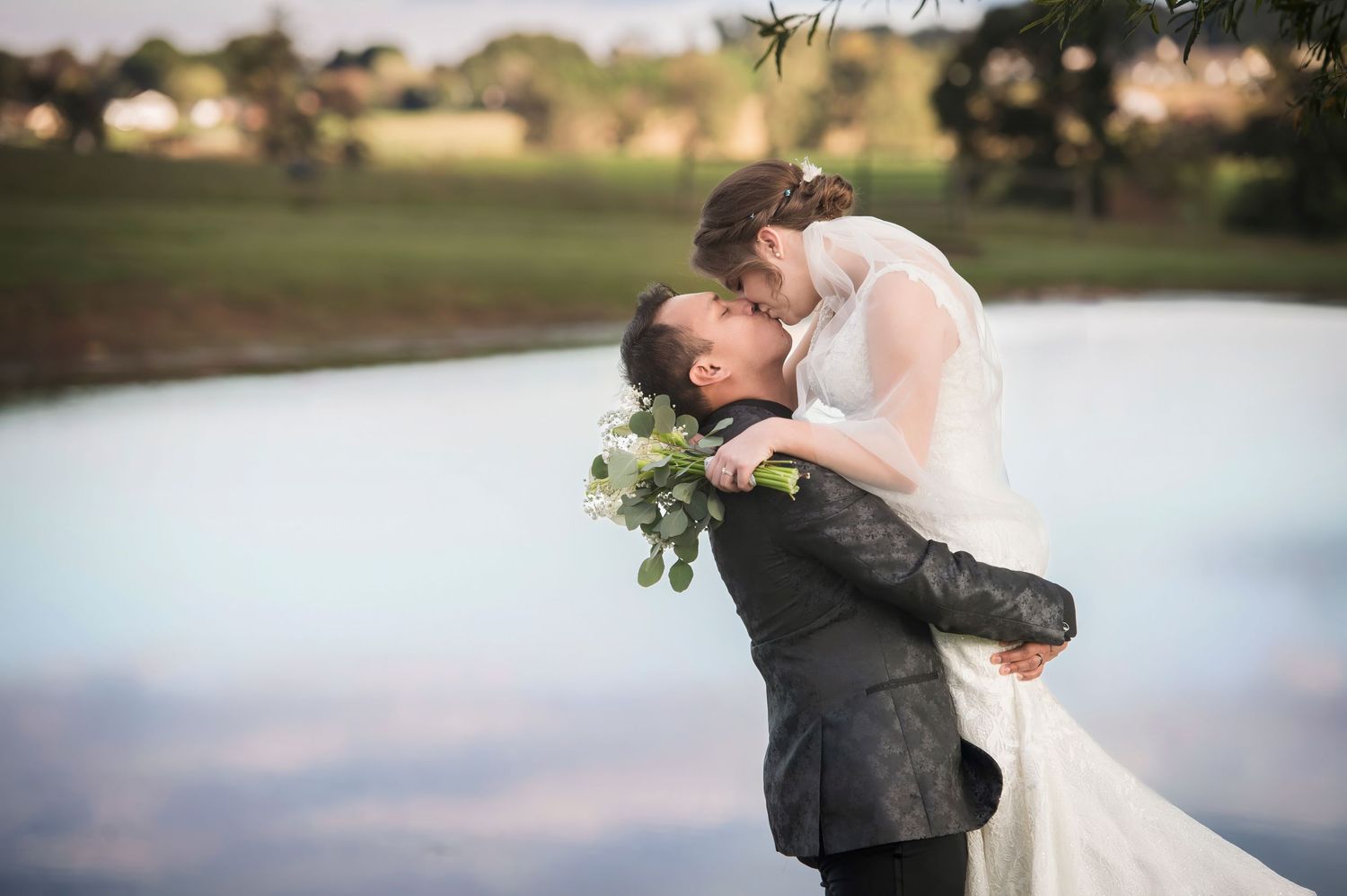 wedding portraits, bride & groom, ludlow mills, Lizet Land Photography