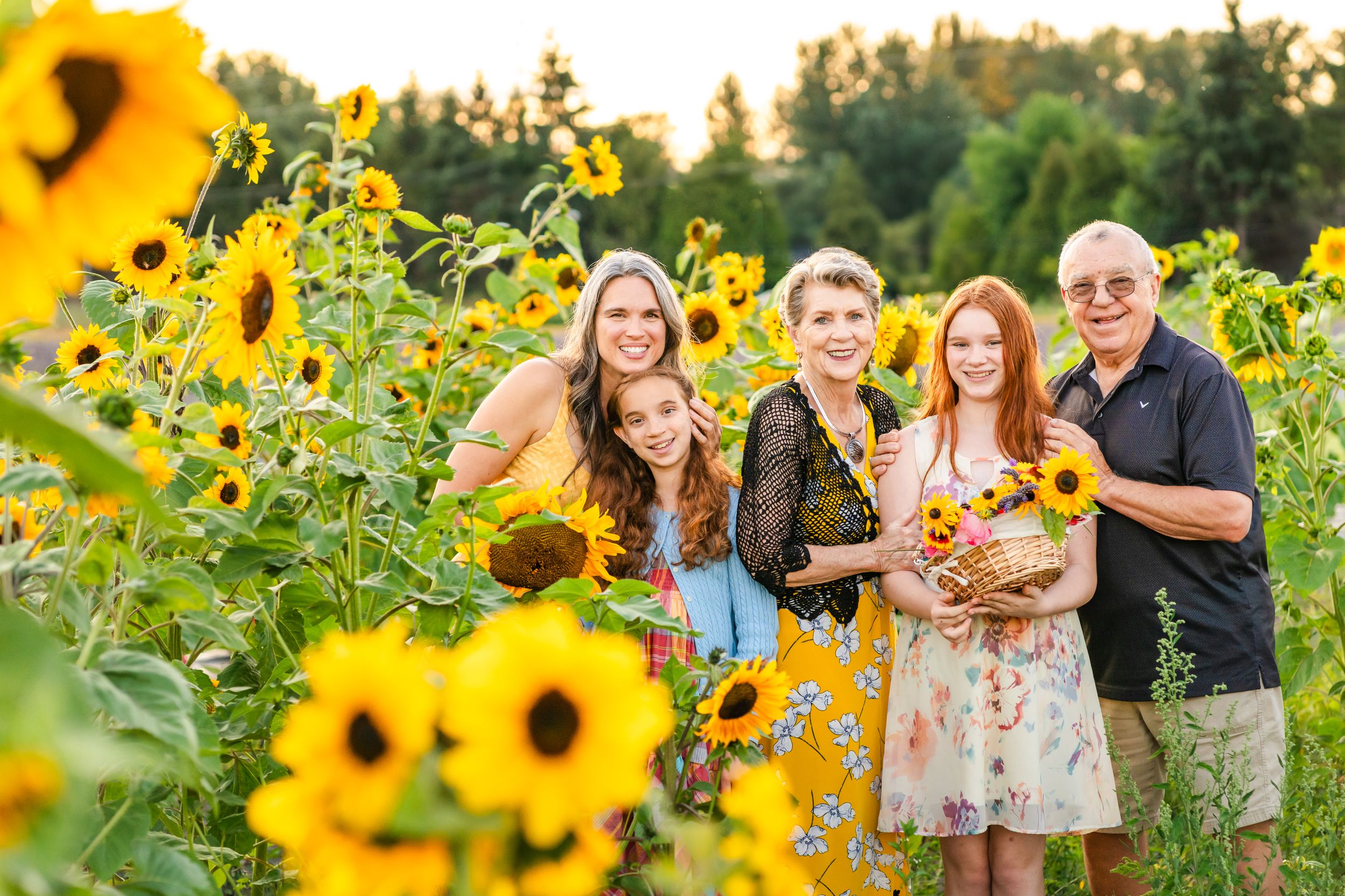 Extended family portrait in a sunflower field in Woodinville.