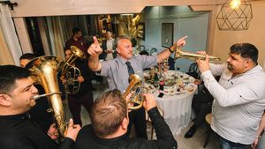 Fotograf za vencanje Srbija Novi Sad  
Wedding photographer 
Mlada i mladoženja 
Žurka na venčanju 
Trubači
