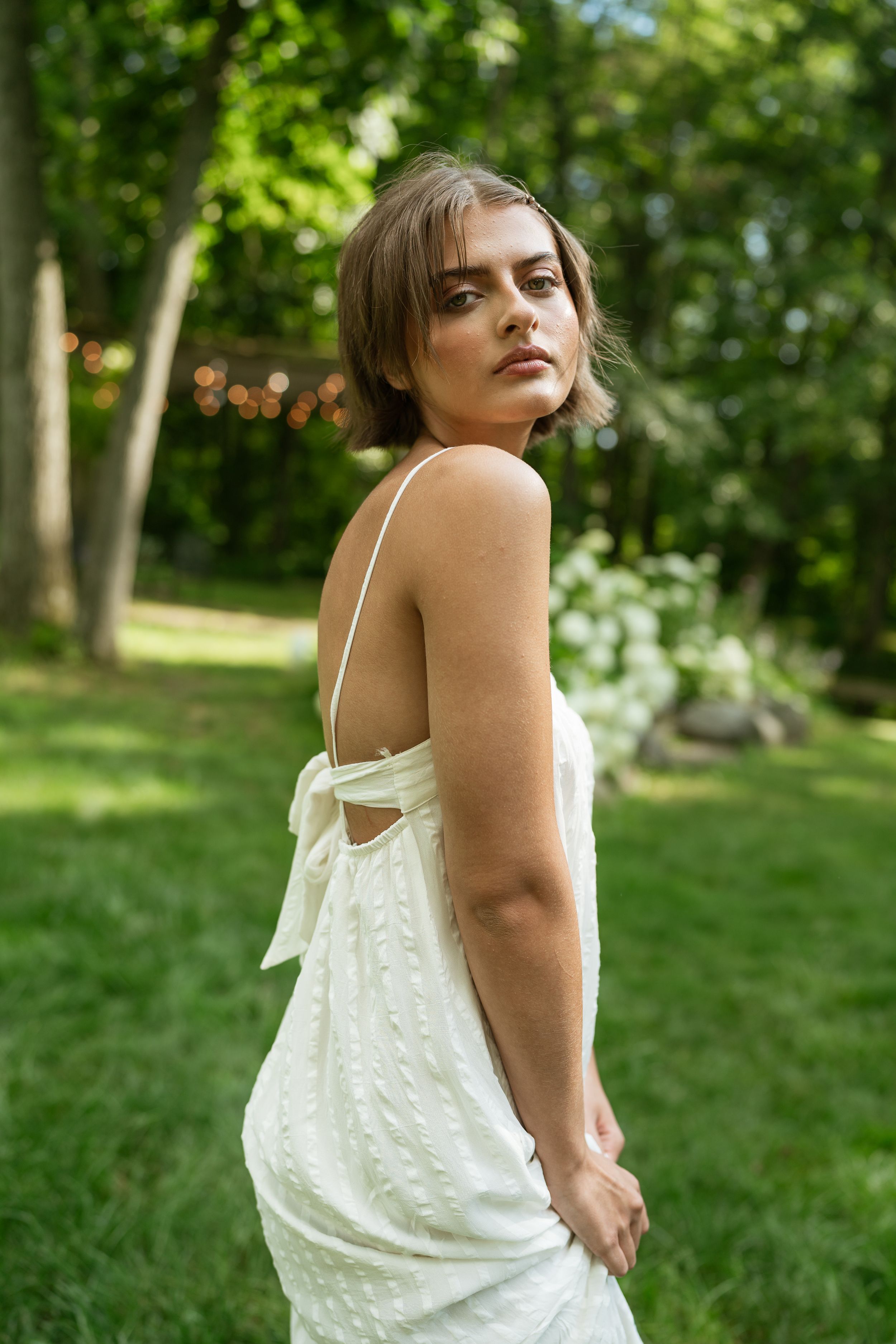 Senior, model, portfolio building, flowers, garden vibes, boho vibes, western boho, summer, girl, woman, vintage, pinterest aesthetic