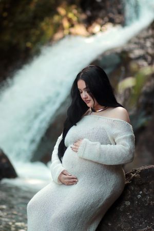 Puerto Rico Photographer. Albert Ray Photo. Maternity Photoshoot. Rainforest Photoshoot. Book Now. El Yunque. Pregnancy Photos. Portraits.