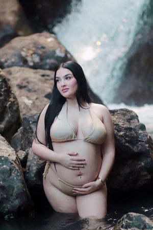 Puerto Rico Photographer. Albert Ray Photo. Maternity Photoshoot. Rainforest Photoshoot. Nature Pregnancy Photos. El Yunque. San Juan PR