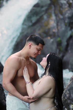 Puerto Rico Photographer. Albert Ray Photo. Maternity Photoshoot. Rainforest Photoshoot. Nature Pregnancy Photos. El Yunque. San Juan PR