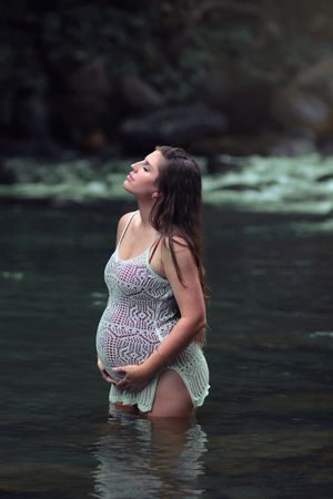 El Yunque Rainforest Maternity Photoshoot. Puerto Rico Photographer. Albert Ray Photo. Pregnancy photos.