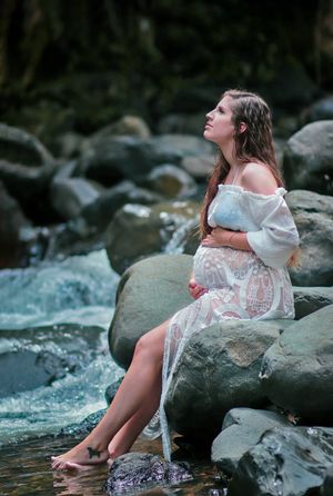 Puerto Rico Photographer. Albert Ray Photo. Maternity Photoshoot. Rainforest Photoshoot. Nature Pregnancy Photos. El Yunque. San Juan PR