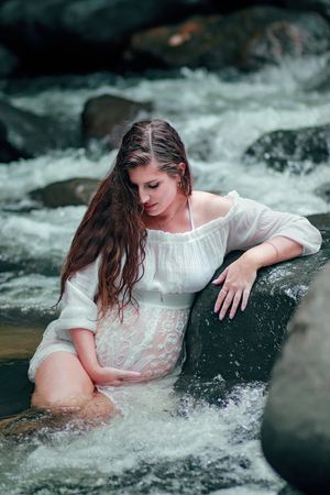 El Yunque Rainforest Maternity Photoshoot. Puerto Rico Photographer. Albert Ray Photo. Pregnancy photos.
