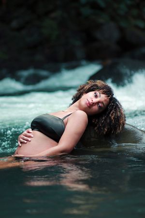 El Yunque Rainforest Maternity Photoshoot. Puerto Rico Photographer. Albert Ray Photo. Pregnancy photos.