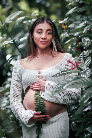 El Yunque Rainforest Maternity Photoshoot. Puerto Rico Photographer. Albert Ray Photo. Pregnancy photos.