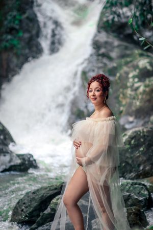 El Yunque Rainforest Maternity Photoshoot. Puerto Rico Photographer. Albert Ray Photo. Pregnancy photos. LGBTQ friendly photographer.