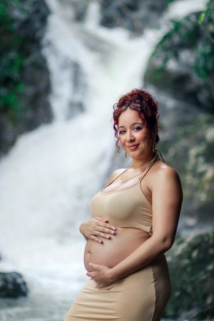 El Yunque Rainforest Maternity Photoshoot. Puerto Rico Photographer. Albert Ray Photo. Pregnancy photos. LGBTQ friendly photographer.