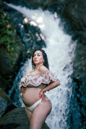 El Yunque Rainforest Maternity Photoshoot. Puerto Rico Photographer. Albert Ray Photo. Pregnancy photos.