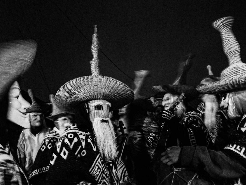 Proyecto Huehuentones - Fotografía de larga exposición sobre rituales mazatecos | Gabriel Indra Camargo Indraxus