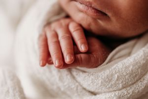 fingers detail photos from Urso photography newborn session