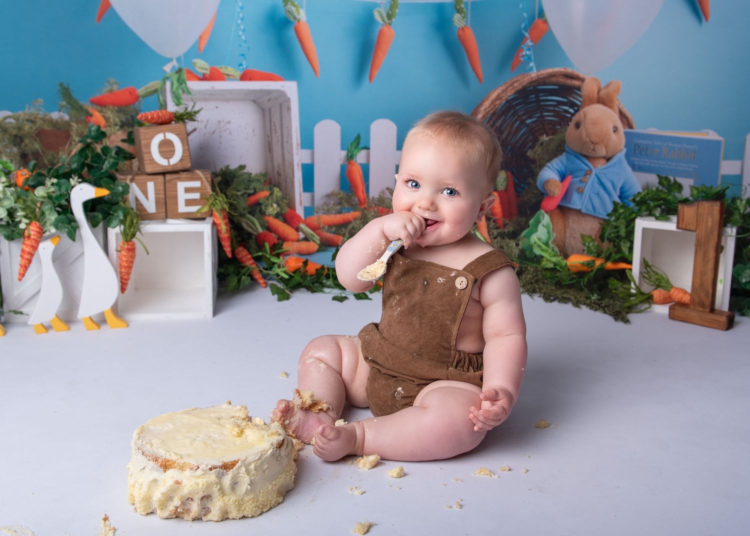 cakesmash bromsgrove first birthday photoshoot baby
